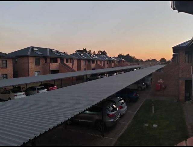 3 BEDROOM TOWNHOUSE FOR SALE IN RAVENSWOOD